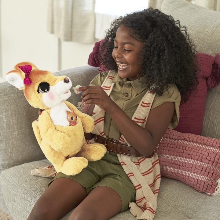 Actual product image FurReal Mama Josie the Kangaroo (40.01 cm)