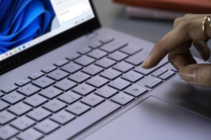 Immagine prodotto ASUS Vivobook S 14 (14", Intel Core Ultra 7 258V, 32 GB, 1000 GB, DE)