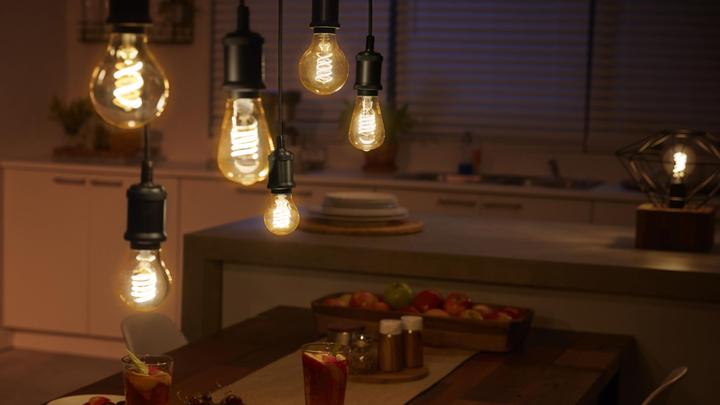 Image du produit Philips Hue White BT (E27, 7 W, 550 lm, 1 x, G)