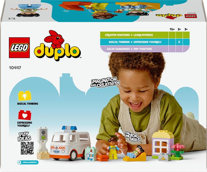 Actual product image LEGO Rettungswagen mit Fahrer (10447)