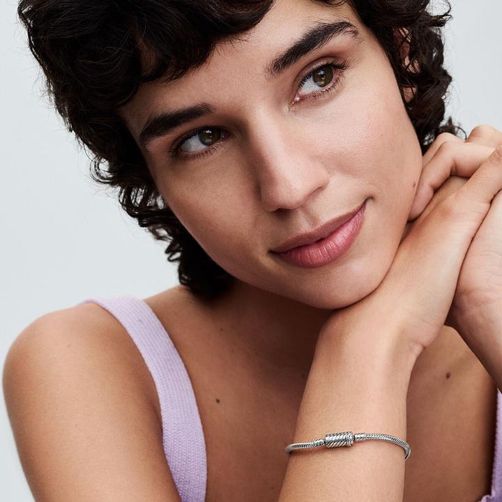 Produktbild Pandora Moments Magnetverschluss Schlangen Gliederarmband (20 cm, Silber 925)