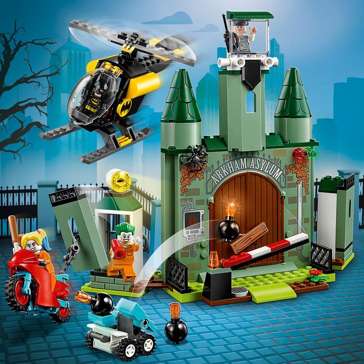 Image du produit LEGO Joker en fuite et Batman (76138, LEGO DC)