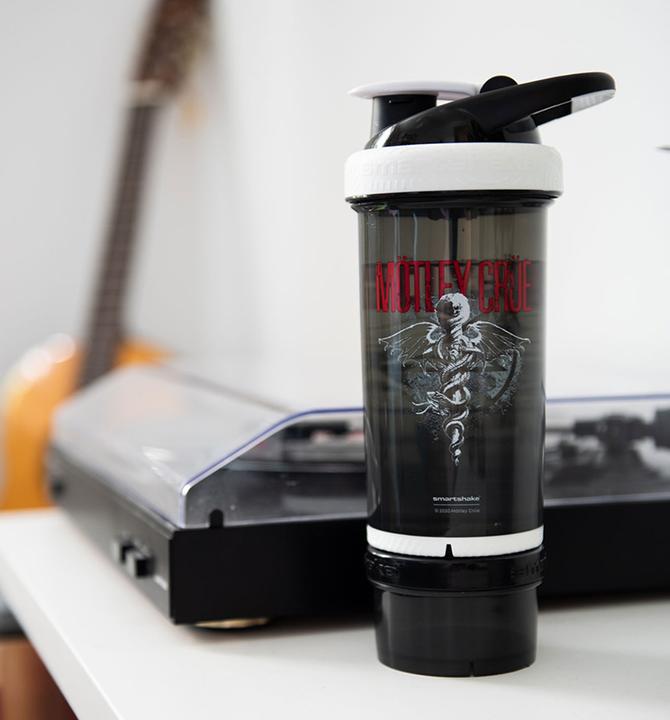 Immagine prodotto Smart Shake Smartshake Revive Mötley Crüe (750ml) (0.75 l)