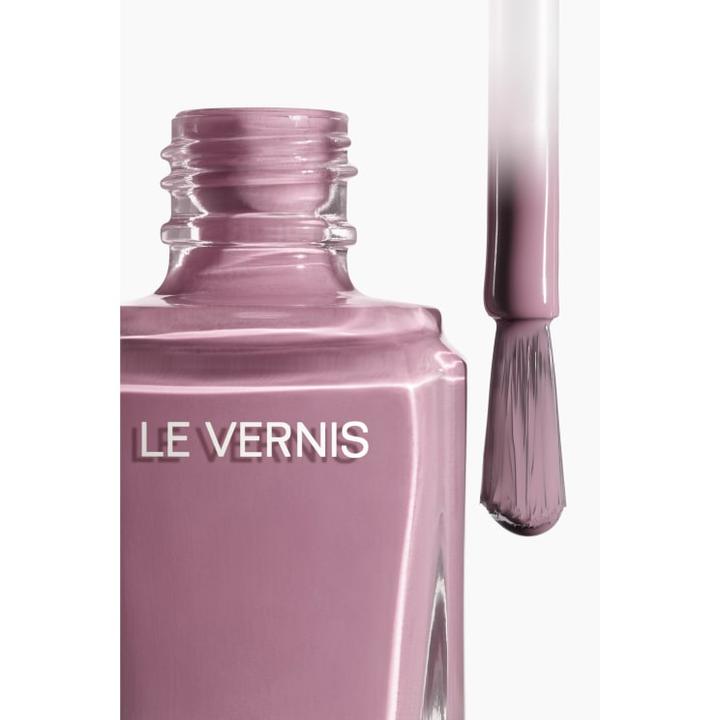 Actual product image Chanel Le Vernis 137 Sorcière (137 Sorcière, Colour paint)