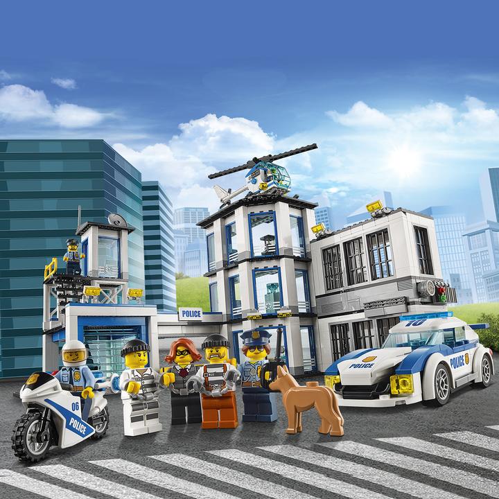 Actual product image LEGO Police station (60141, LEGO City)