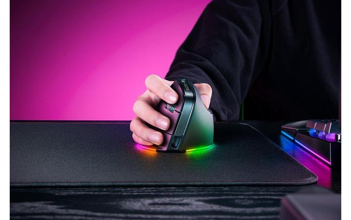 Actual product image Razer Pro Click V2 Vertical Edition (Wireless, Cable)