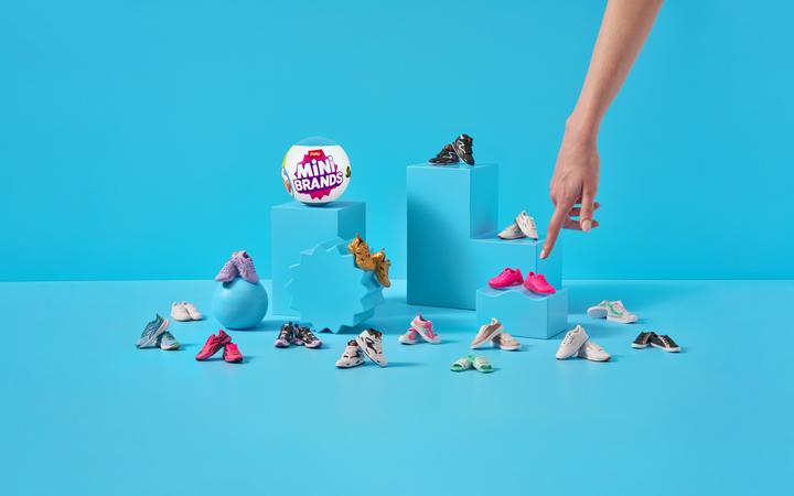 Actual product image Zuru Mini Brands - Sneakers - Series 1