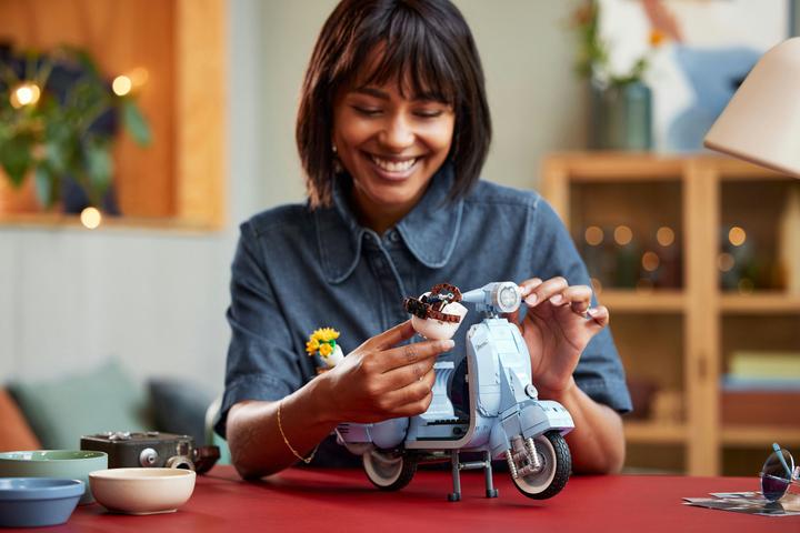 Produktbild LEGO Vespa 125 (10298, LEGO Icons, LEGO Seltene Sets)