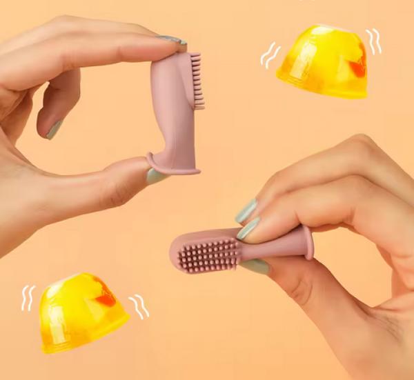 Actual product image Wild and Stone Finger toothbrush (Soft, 1 x)