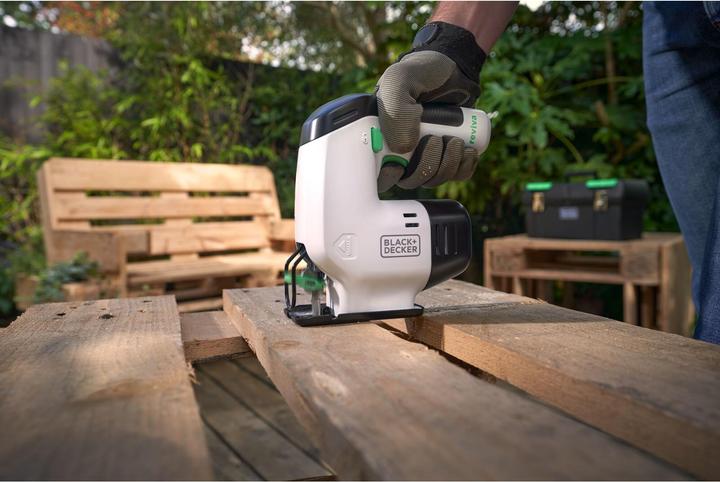 Image du produit Black & Decker BLACK+DECKER reviva Scie sauteuse sans fil REVJ12C