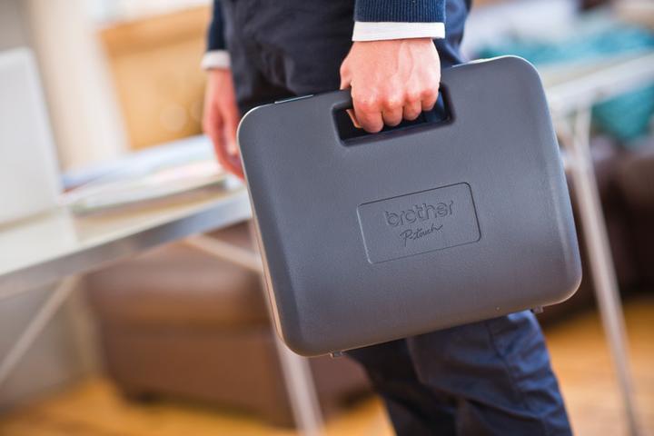 Actual product image Brother PT-D210VP incl. case