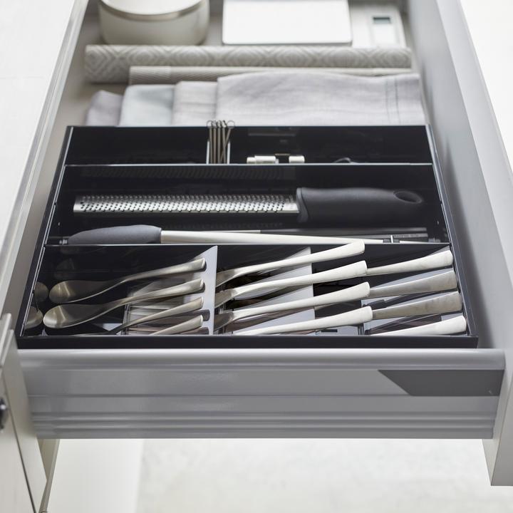 Image du produit Yamazaki Extendable Diagonal Cutlery Tray - Tour - Noir