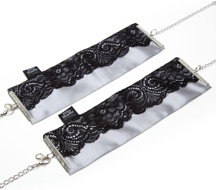 Produktbild Fifty Shades of Grey Play Nice Satin & Lace Wrist Cuffs - Black