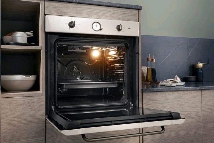 Produktbild Hotpoint Ariston Backofen A