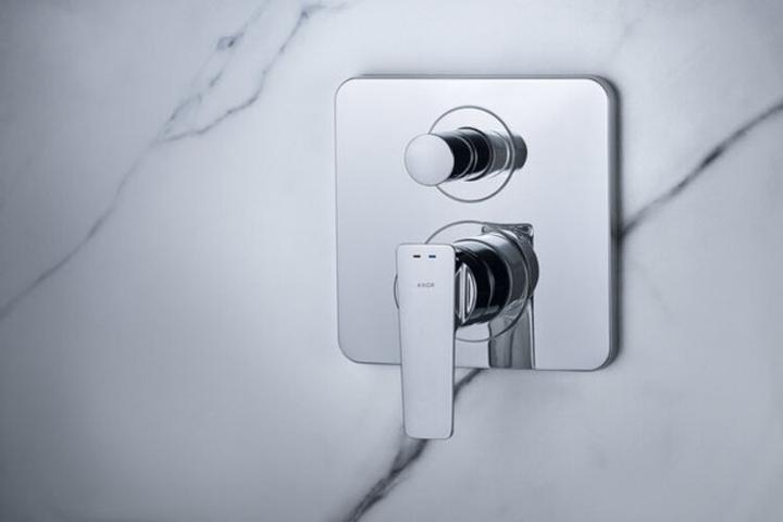 Actual product image hansgrohe AXOR CITTERIO E DN 15 single lever bath mixer, concealed brushed bronze