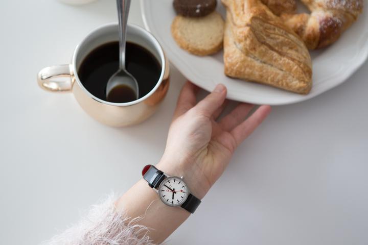 Produktbild Mondaine Classic - Vegan poliert (Analoguhr, Swiss Made, 30 mm)