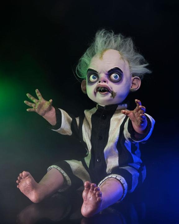 Actual product image Neca Beetlejuice Beetlejuice Prop Replica 1/1 Baby Beetlejuice Doll 49 cm
