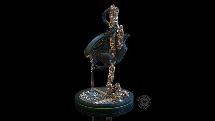 Actual product image Quantum Mechanix Alien figurine Q-Fig Xenomorph 13 cm