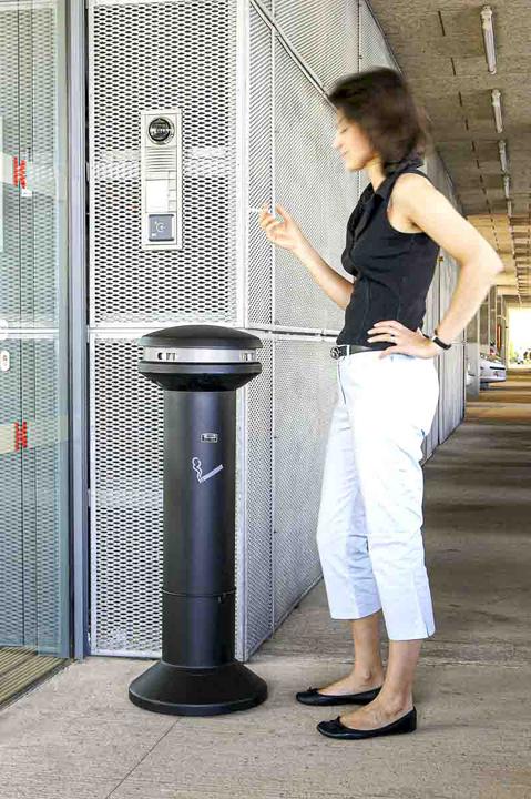 Image du produit Rubbermaid Cendrier sur pied en acier galvanisé