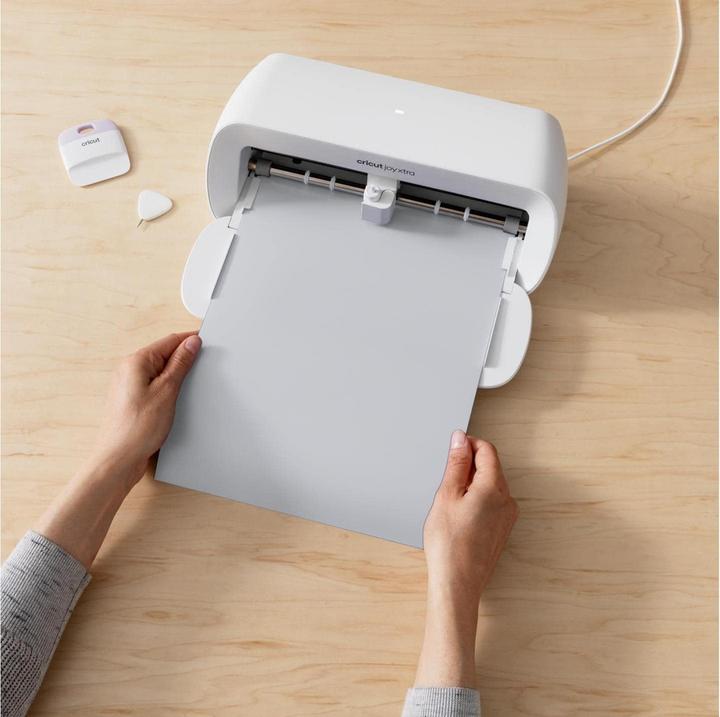 Actual product image Cricut Vinyl film Joy Xtra Smart permanent 24.1 x 91.4 cm, silver