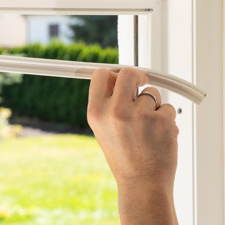 Produktbild Helpmate Türdichtung, selbstklebendes E-Profil, 18 m, weiss