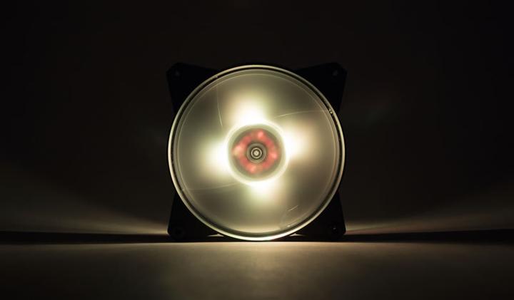 Image du produit Cooler Master MasterFan Pro 120 Air Flow RGB Ventilateur de boîtier d'ordinateur (120 mm, 1 x)