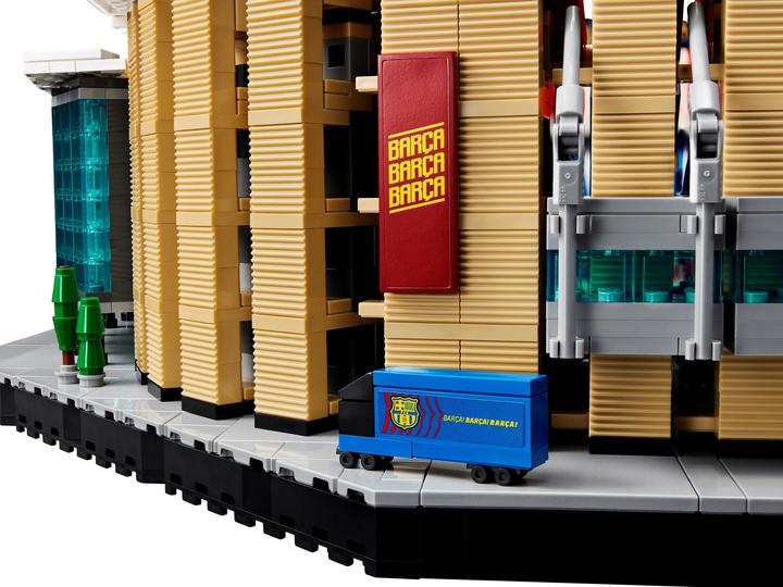 Actual product image LEGO ICONS CAMP NOU - FC BARCELONA 10284 (10284, LEGO Creator Expert, LEGO Rare Sets)