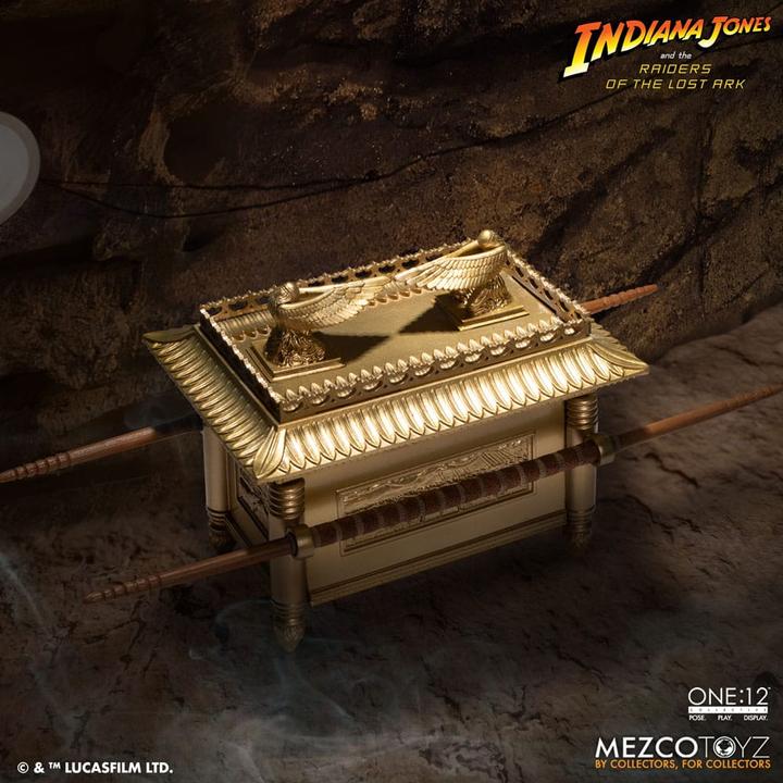 Actual product image Mezco Toys Indiana Jones Action Figure 1/12 Major Toht and Ark of the Covenant Deluxe Boxed Set 16 cm