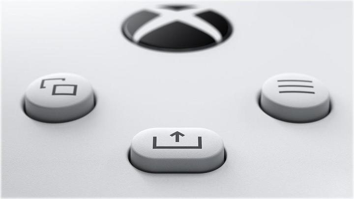 Actual product image Microsoft Xbox Wireless Controller - Robot White (Xbox Series S, Xbox One S, PC, Xbox One X, Xbox Series X)