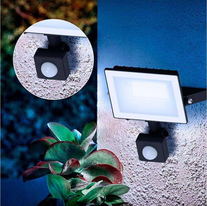Image du produit Philips Outdoor Flutlicht Lois (1900 lm, IP65)