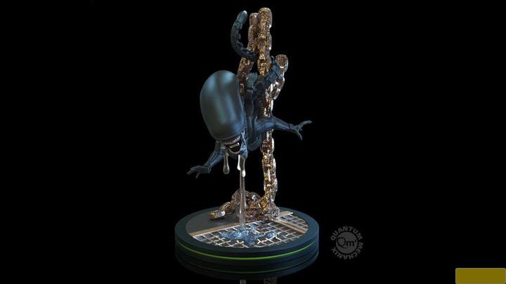 Actual product image Quantum Mechanix Alien figurine Q-Fig Xenomorph 13 cm