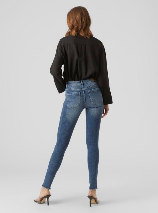 Actual product image Vero Moda VMSEVEN Slim Fit Mid Rise Jeans (XS)