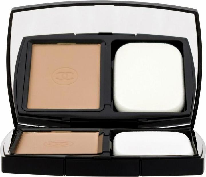 Actual product image Chanel Ultra Le Teint Flawless Finish Compact Foundation (B40 Beige)