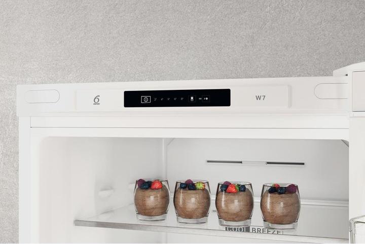 Actual product image Whirlpool W7X 82I W (335 l)