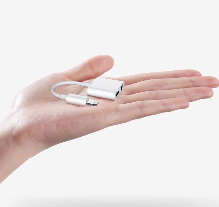 Actual product image Joyroom Apple 3.5mm Audio Power Converter And Lightning Port (Lightning, 3.5mm jack)