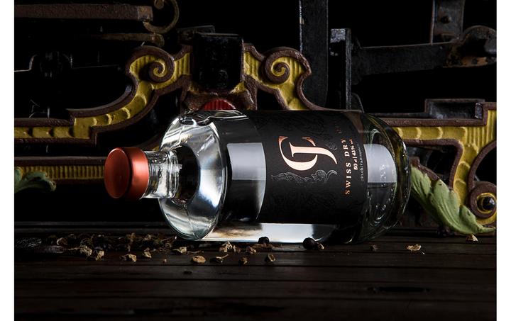 Produktbild JC Gin JC Swiss Dry Gin 0.5 l (1 x 50 cl)