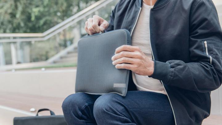 Produktbild Moshi Pluma Laptop Sleeve (14", Apple)
