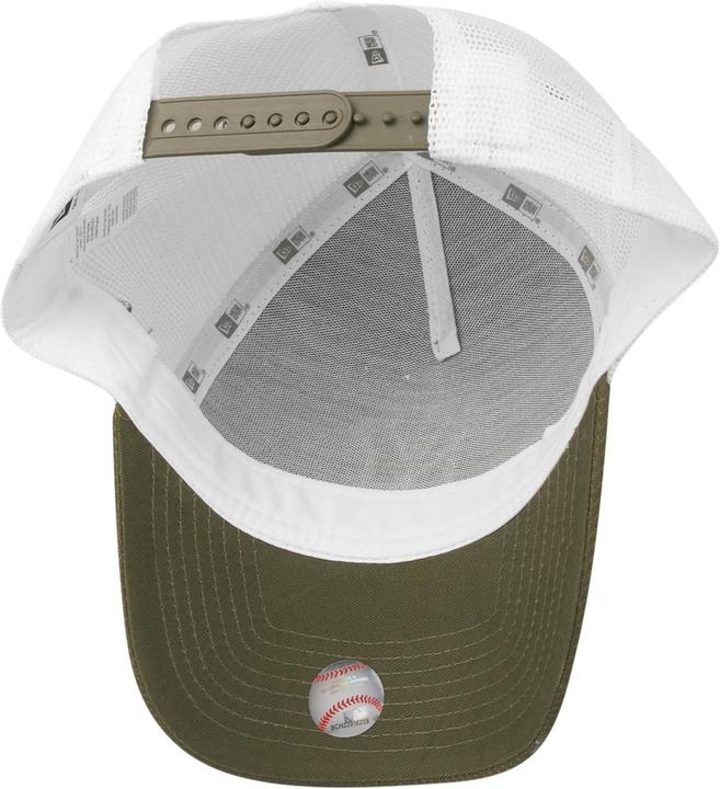 Actual product image New Era Trucker Cap - DIAMOND New York Yankees olive