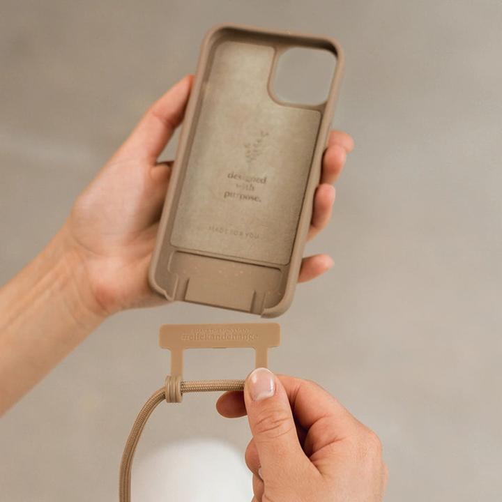 Actual product image Woodcessories Change Case Bio (Apple iPhone 15)