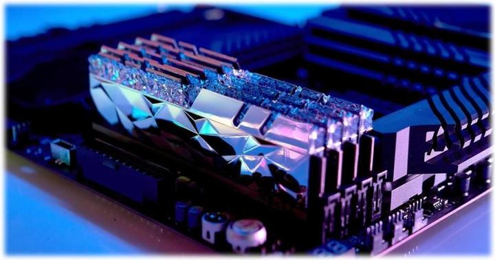 Produktbild G.Skill Trident Z Royal Elite (2 x 16GB, 3600 MHz, DDR4-RAM, DIMM)