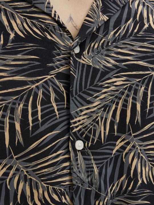Actual product image Jack & Jones Jjejeff Tropical Aop Resort Shirt Ss Sn (L)