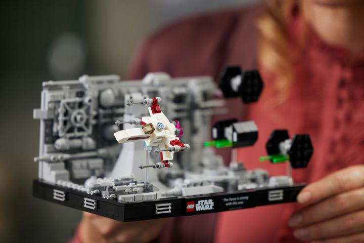 Immagine prodotto LEGO Diorama della corsa in trincea della Morte Nera (75329, LEGO Star Wars)