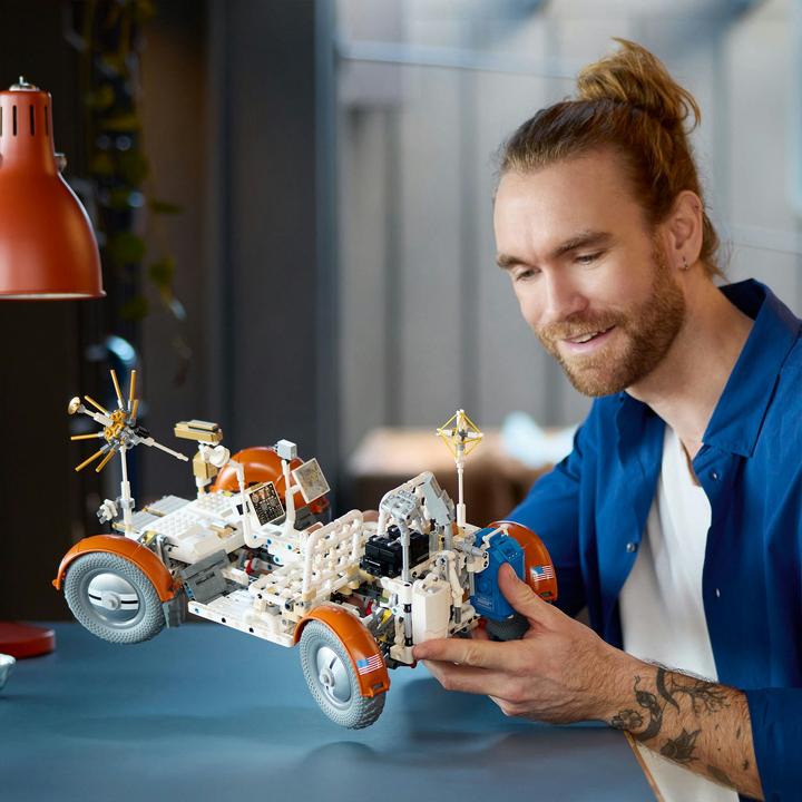 Immagine prodotto LEGO Veicolo roving lunare (LRV) Apollo della NASA (42182, LEGO Technic)