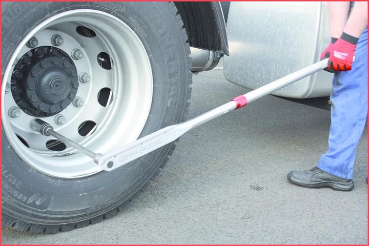 Actual product image KS Tools ALUTORQUEprecision torque wrench, 3/4", double square, 520-1000 Nm (3/4", 1000 Nm, 10 Nm)
