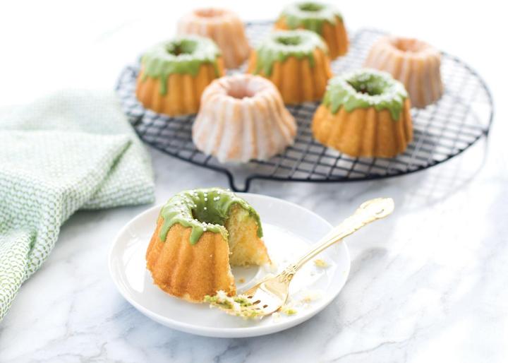 Actual product image Nordic Ware - Anniversary Bundtlette