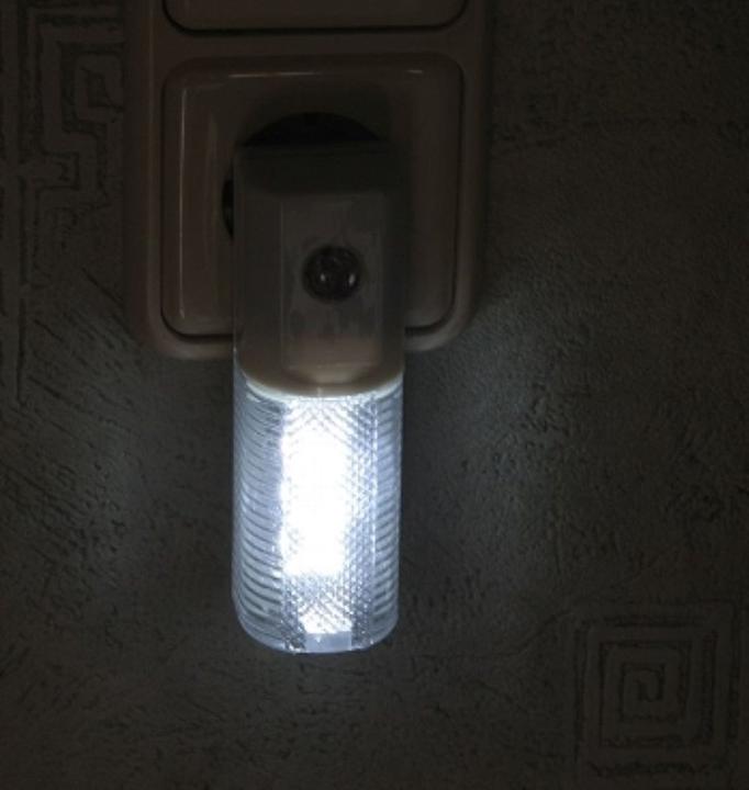 Produktbild König Design LED Nachtlicht mit Tag/Nacht Sensor 230V, mit weissen LEDs, nur 1W