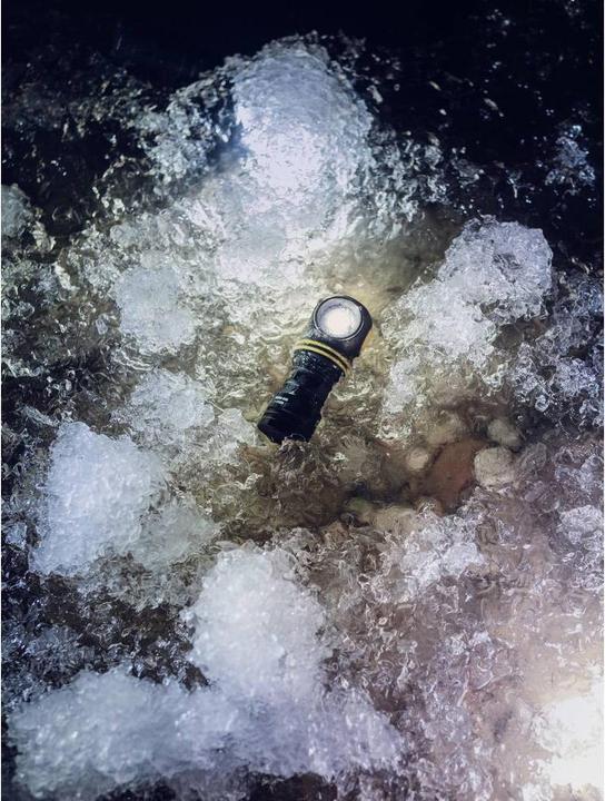 Image du produit ArmyTek Elf C1 lampe de poche LED blanc chaud alimentée par batterie 930 lm 55 g (7.60 cm, 930 lm)