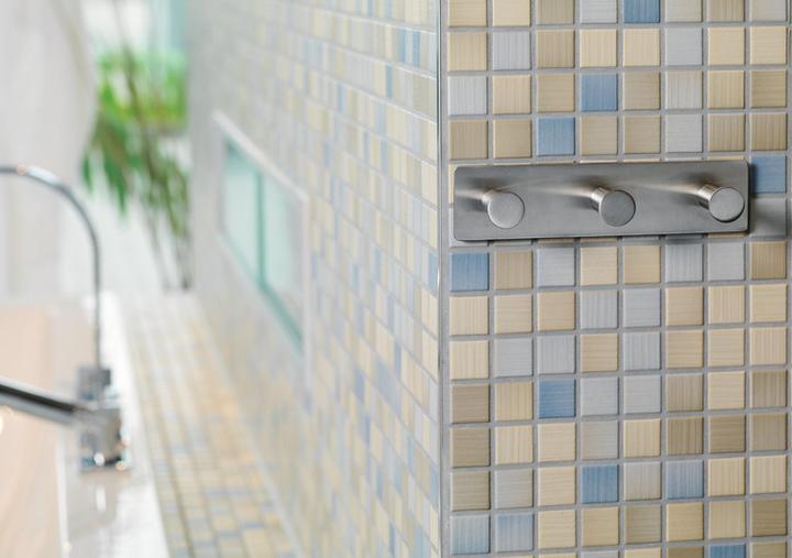 Actual product image tesa Powerbutton Hook Strip Classic