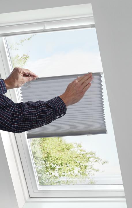 Produktbild Gardinia Dachfenster Plissee mit Saugnäpfen (95.5 x 122 cm)
