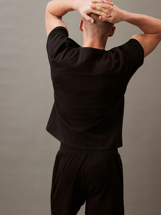 Actual product image Calvin Klein S/S Crew Neck (M)